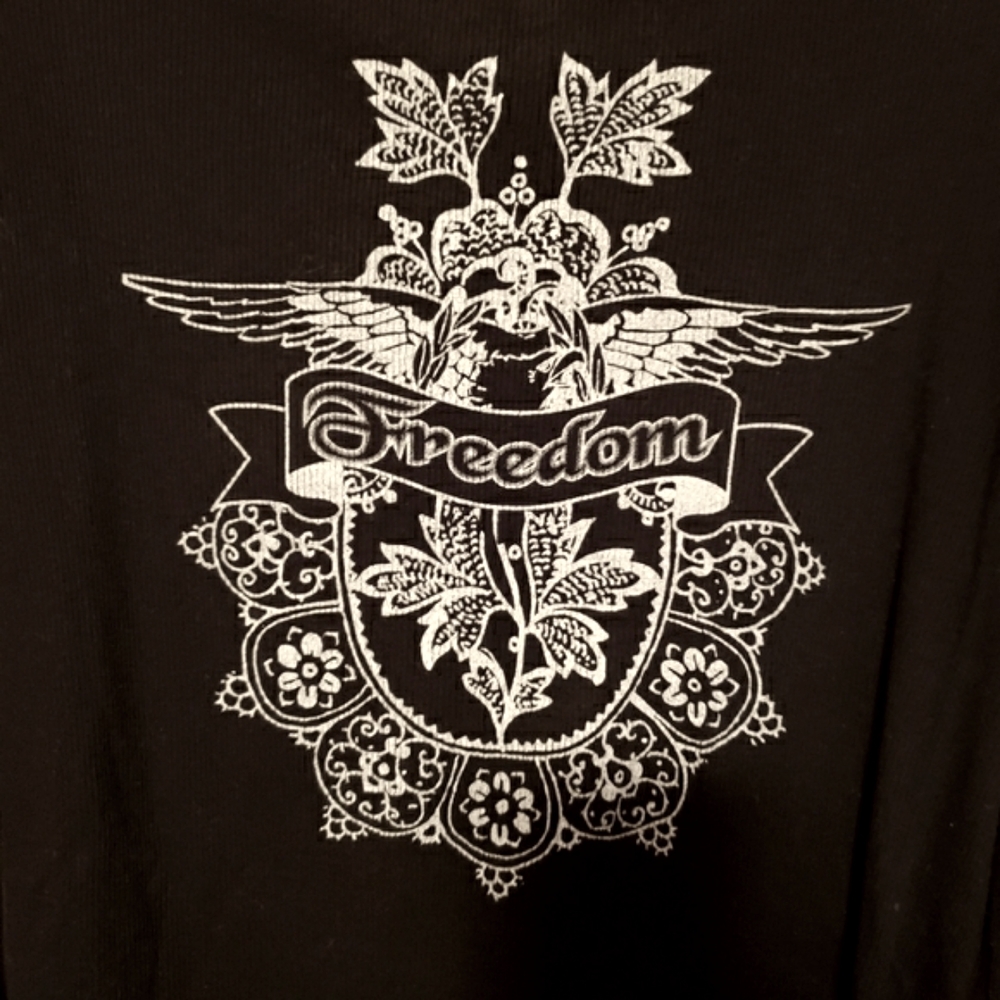 Freedom Long Sleeve Embellishments Silver Art Design Size XL Fits like a M/L